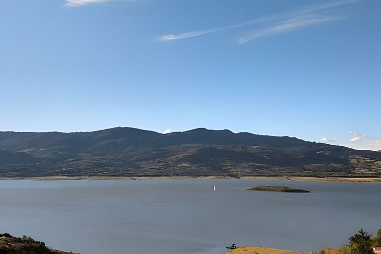 Cabaña vista al lago Tominê y Naturaleza Guatavita