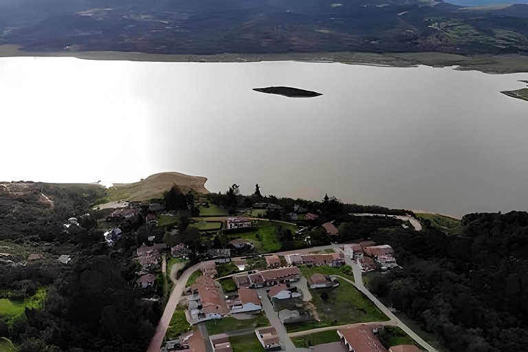 Cabaña vista al lago Tominê y Naturaleza Guatavita
