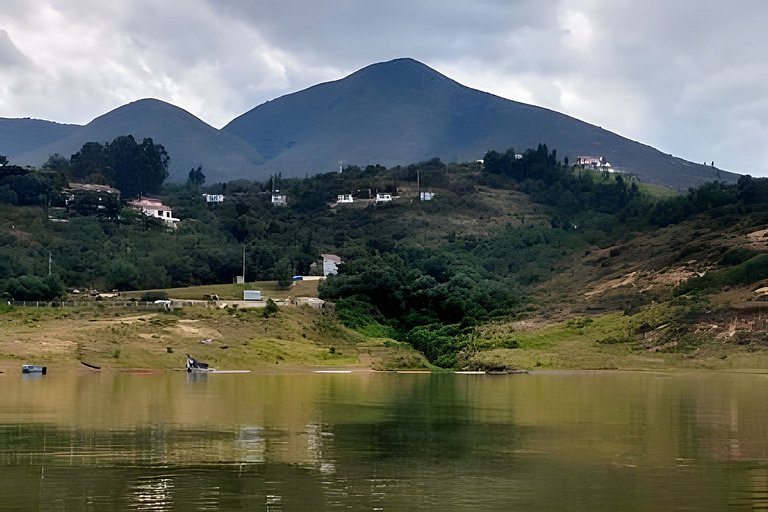 Cabaña vista al lago Tominê y Naturaleza Guatavita