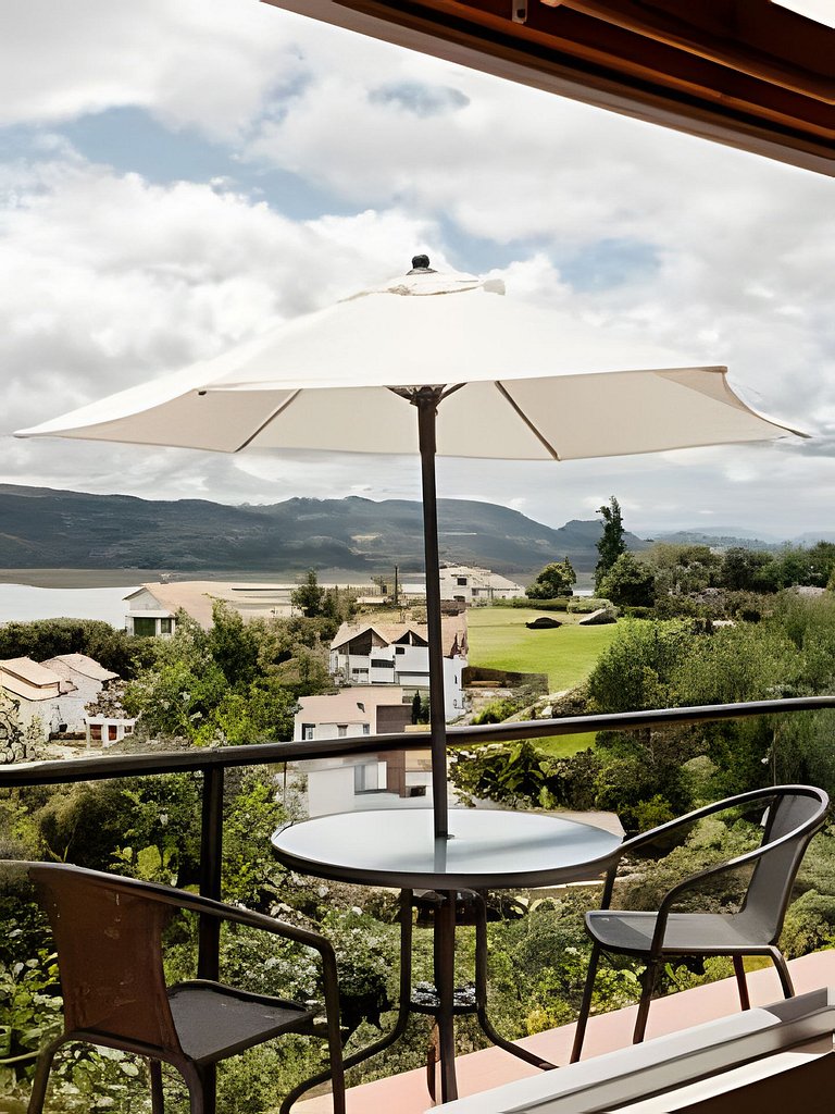 CABAÑA 4 · Cabaña vista al lago Tominé + Naturaleza Guatavit