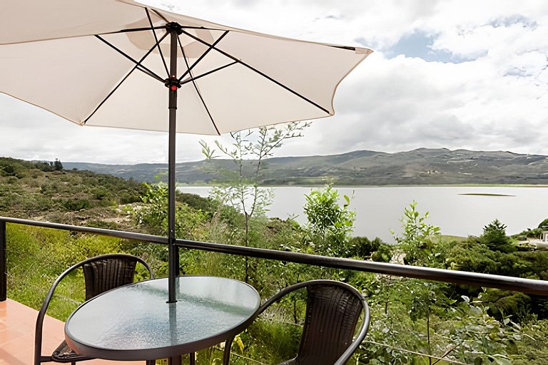 CABAÑA 4 · Cabaña vista al lago Tominé + Naturaleza Guatavit