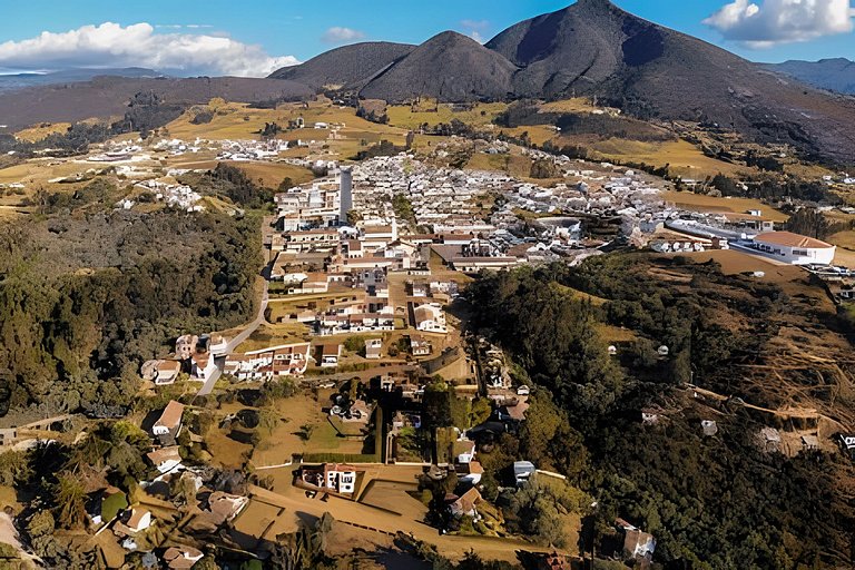 CABAÑA 4 · Cabaña vista al lago Tominé + Naturaleza Guatavit