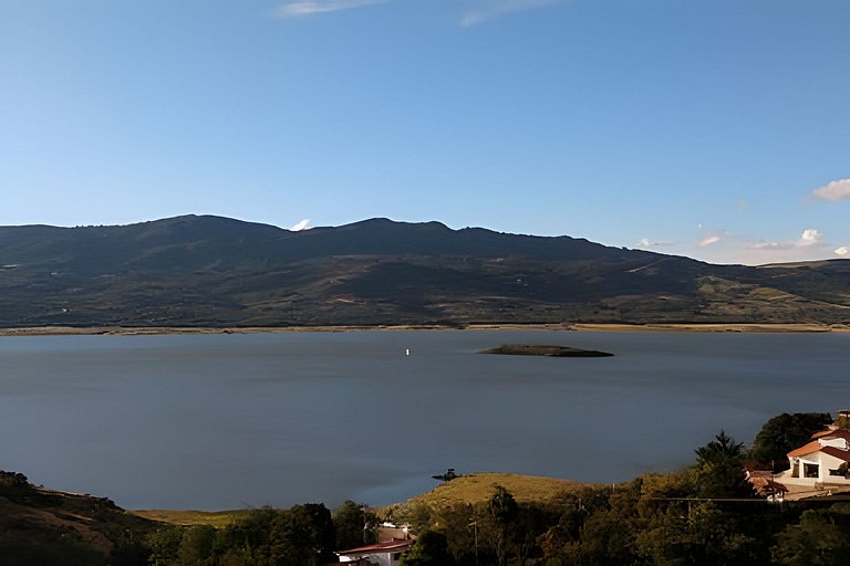 CABAÑA 4 · Cabaña vista al lago Tominé + Naturaleza Guatavit