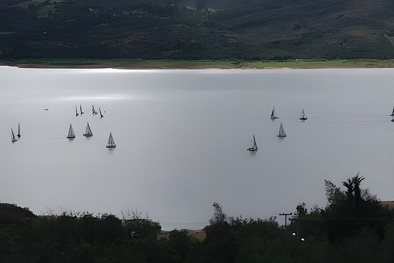 CABAÑA 4 · Cabaña vista al lago Tominé + Naturaleza Guatavit