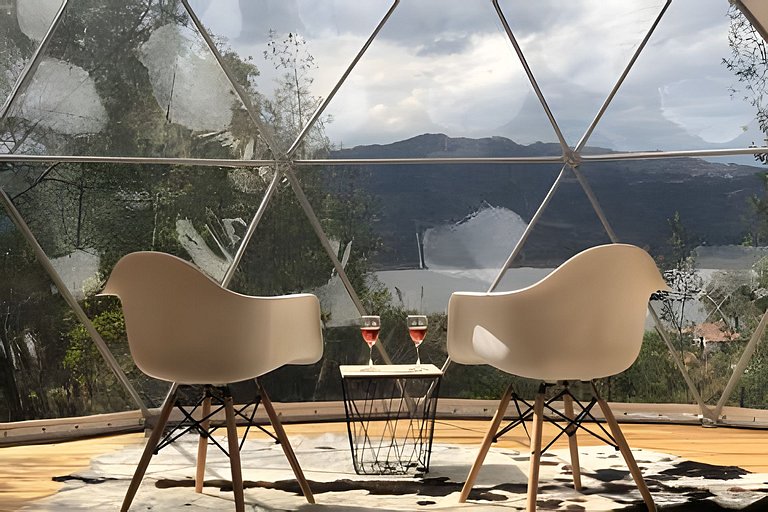 Glamping con vista frente lago Tominé en Guatavita