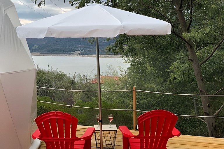 Glamping con vista frente lago Tominé en Guatavita