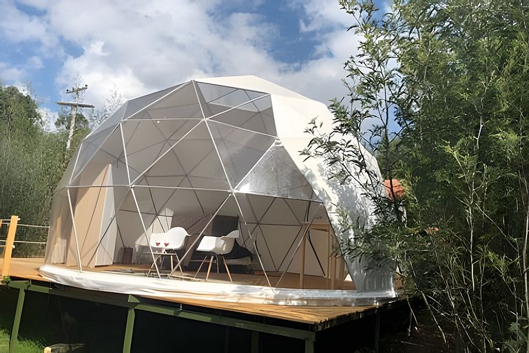 Glamping con vista frente lago Tominé en Guatavita