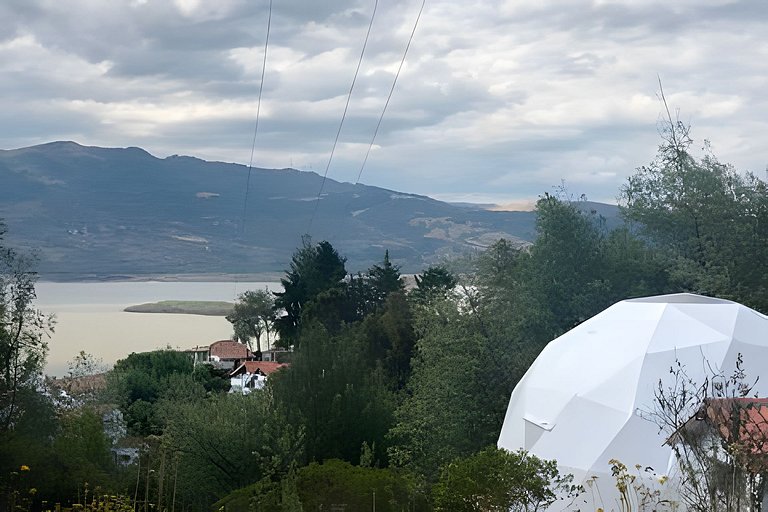 Glamping con vista frente lago Tominé en Guatavita