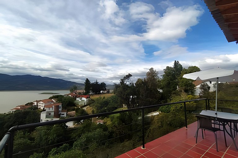 Cabaña vista al lago Tominė y Naturaleza Guatavita