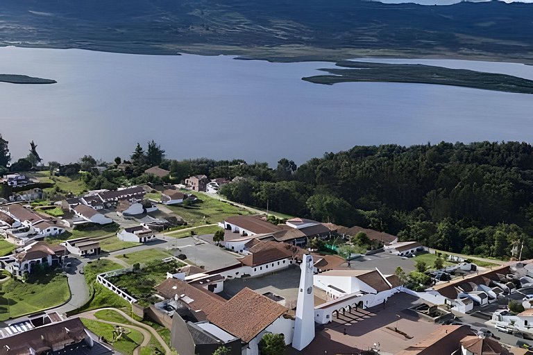 Cabaña vista al lago Tominė y Naturaleza Guatavita