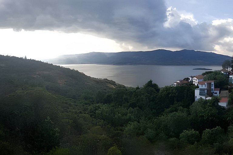 Cabaña vista al lago Tominė y Naturaleza Guatavita