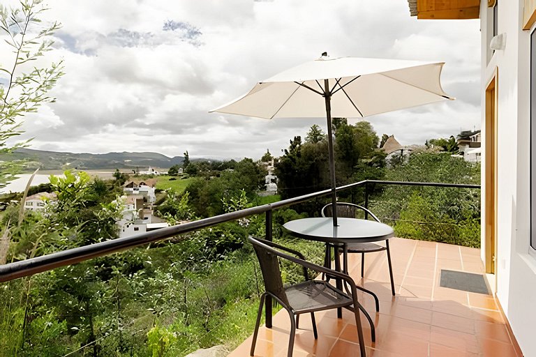 CABAÑA 3 · Cabaña vista al lago Tomine & Naturaleza Guatavit